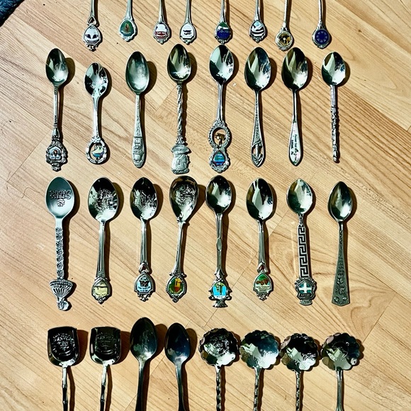 Collectable spoons - Picture 1 of 5
